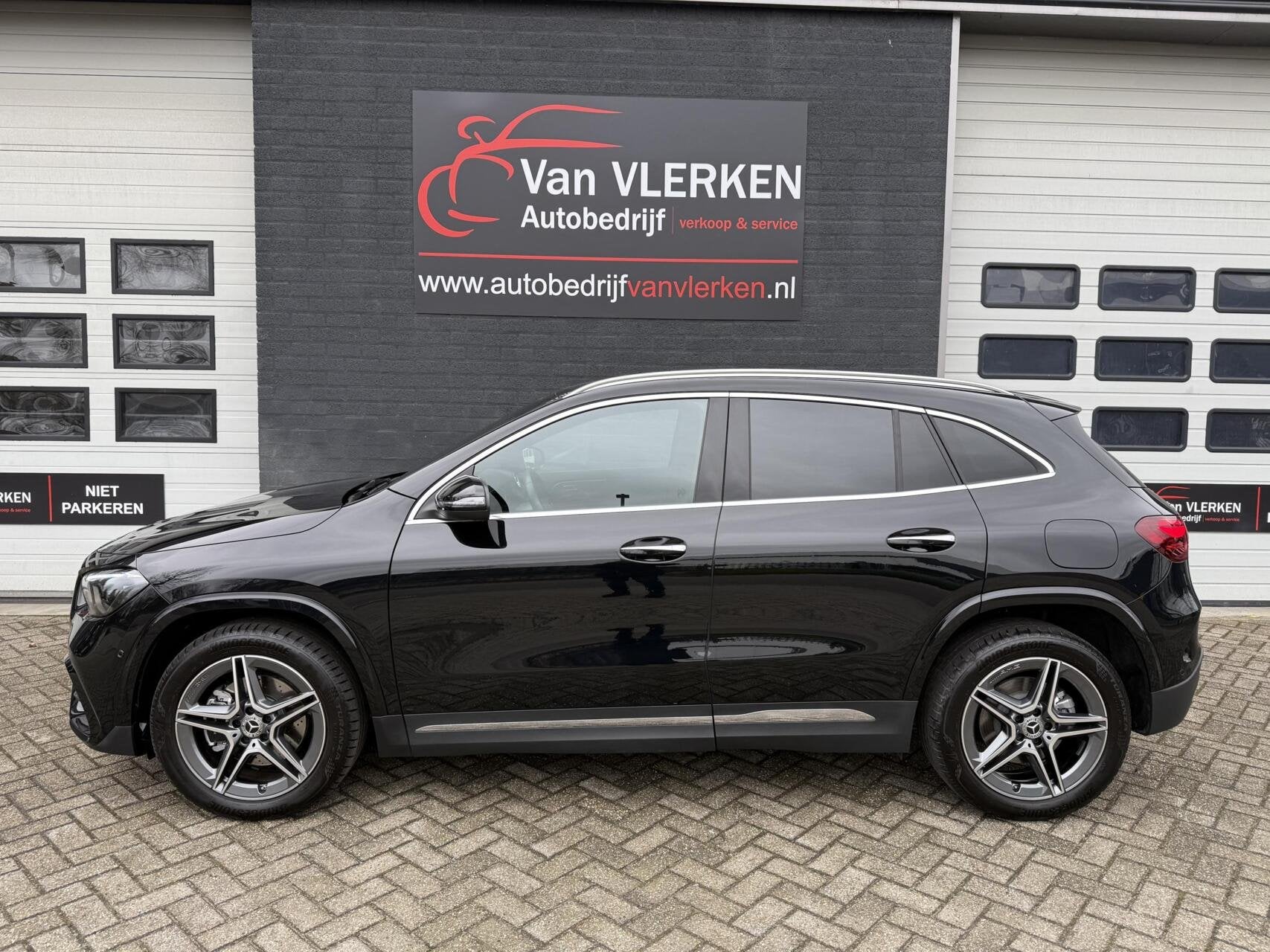 Mercedes GLA-klasse 250 e AMG Line PLUG-IN ADAPTIVE CRUISE., Met garantie (alle), Zwart, Hybride Elektrisch/Benzine, Onderhoudsboekje