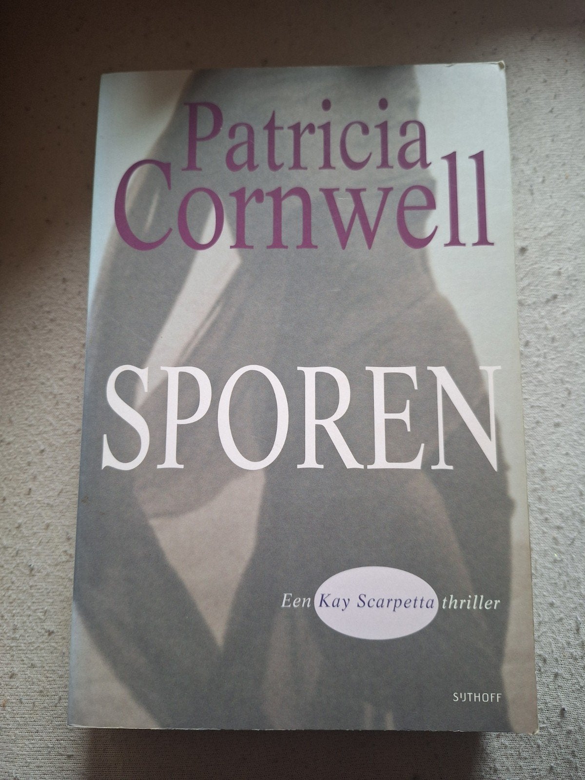 Patricia Cornwell - Sporen (Kay Scarpetta thriller), Ophalen of Verzenden, Zo goed als nieuw, Patricia Cornwell, Nederland