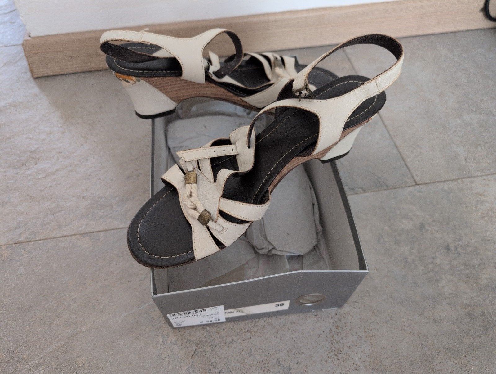 Jungla Gema sandalen maat 39, Wit, Zo goed als nieuw, Jungla Gema, Sandalen of Muiltjes