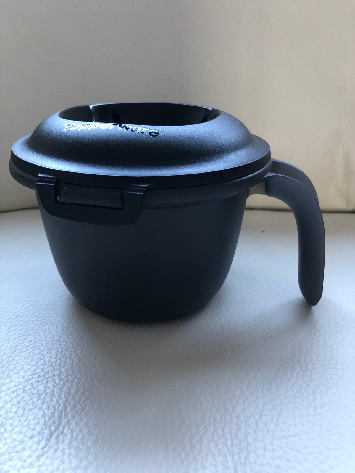 Tupperware Rijstmaker Zwart - Nieuw (3-4 personen), Huis en Inrichting, Keuken | Tupperware, Ophalen of Verzenden, Nieuw, Overige typen