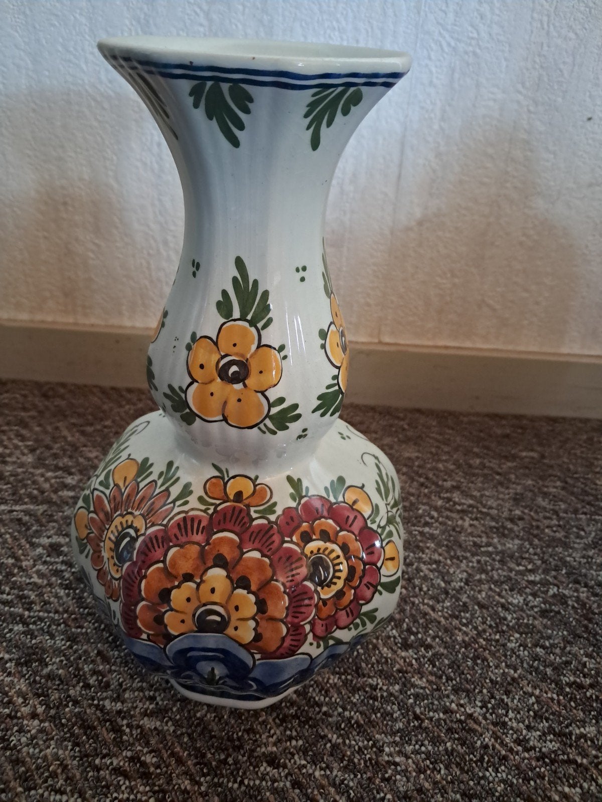 Handgeschilderde Delfts Holland vaas met bloemmotief, Antiek en Kunst, Antiek | Vazen, Ophalen