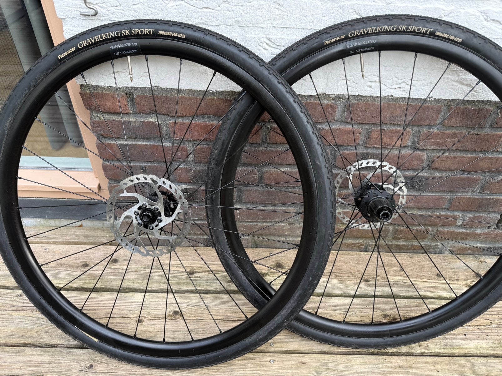Gravel wielset Alexrims 28 inch, Ophalen of Verzenden, Zo goed als nieuw