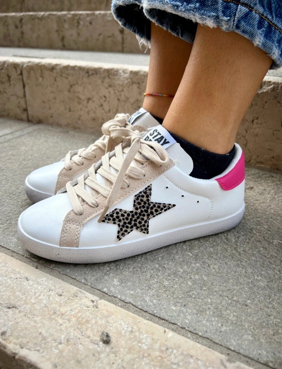 Nieuw Trendy Sneakers met Ster & Panterprint, Wit, Nieuw, Ophalen of Verzenden, Sneakers of Gympen