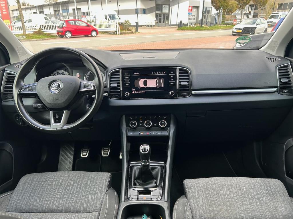 Skoda Karoq 1.5 TSI ACT Business Edition ACC|NAV|CAM|DealerO, Voorwielaandrijving, 12 maanden, Stof, Euro 6