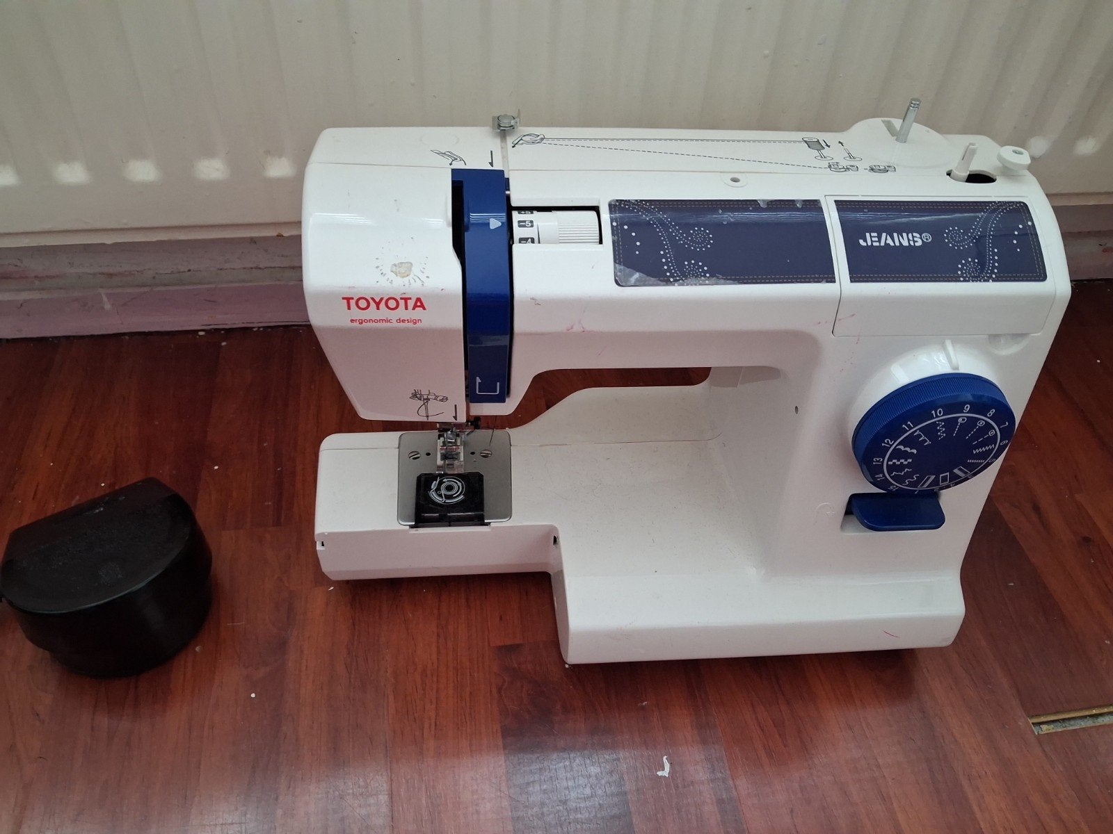 Toyota Jeans 18 Naaimachine, Ophalen, Zo goed als nieuw, Naaimachine, Overige merken