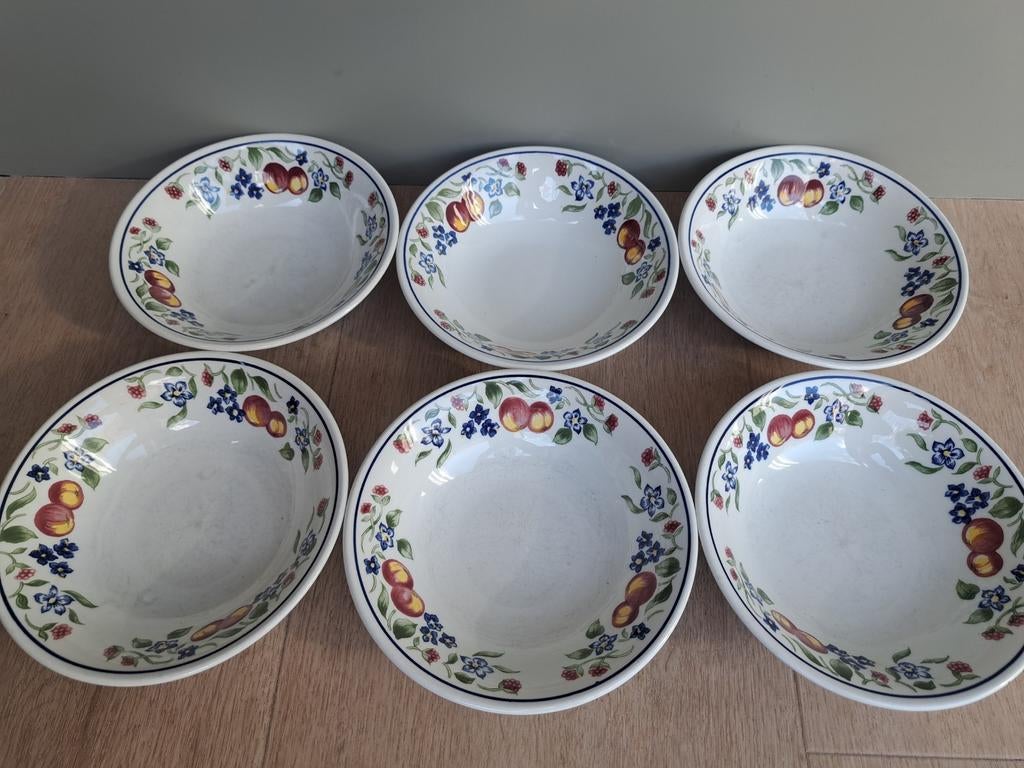 6 kommetjes Churchill England, Huis en Inrichting, Keuken | Servies, Ophalen of Verzenden, Gebruikt, Overige stijlen, Kom(men)