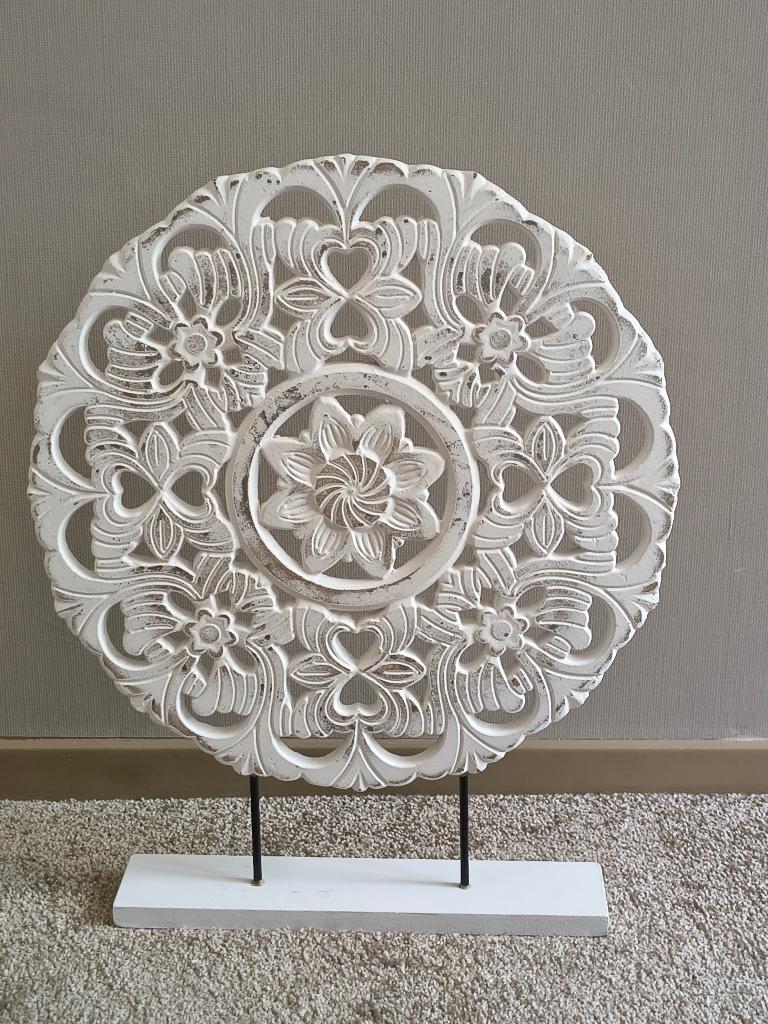 Witte barokke cirkel op voet voor dressoir, vensterbank etc, Hout, Ophalen of Verzenden, Wit, Landelijk
