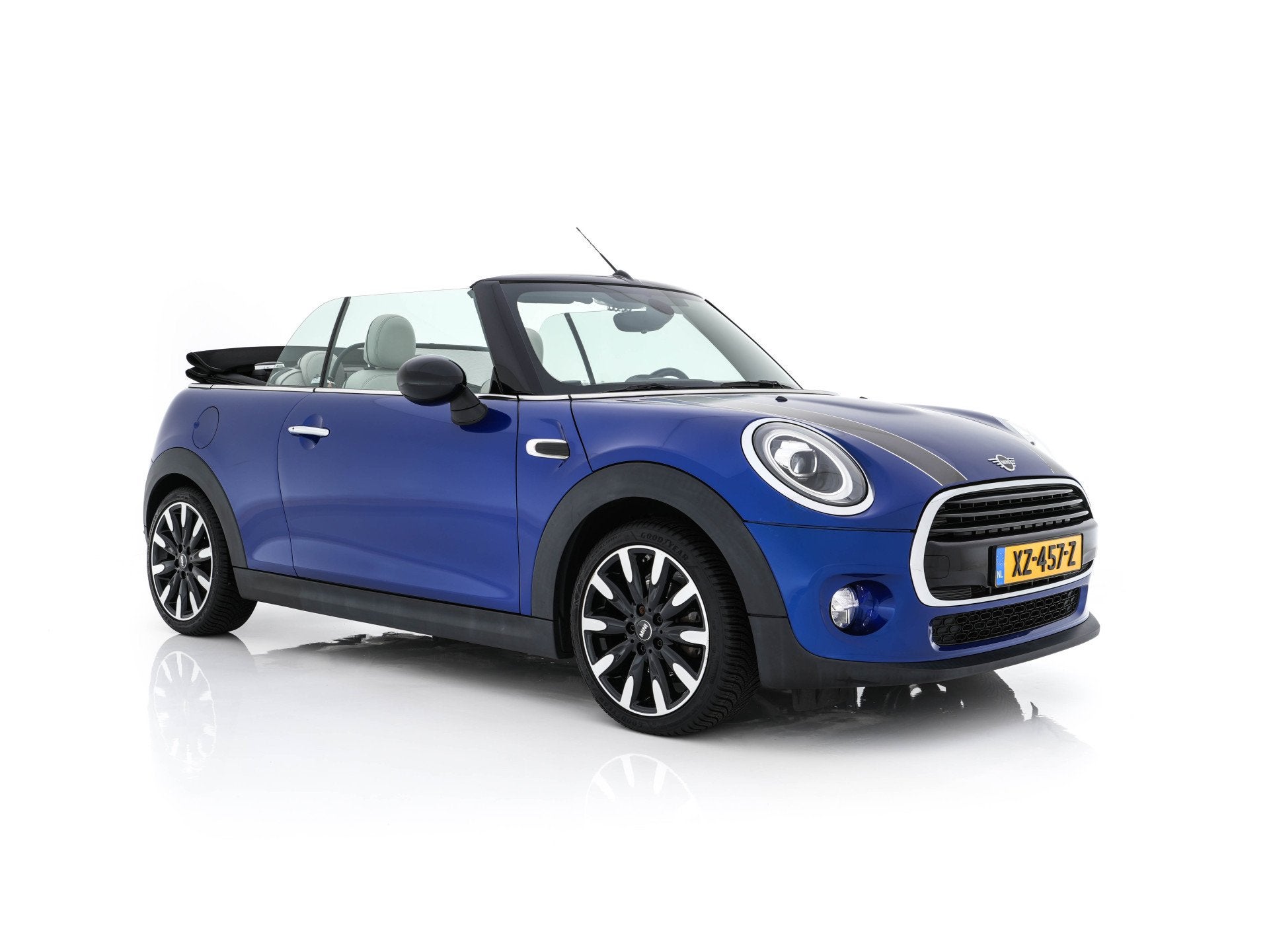 MINI Cabrio 1.5 Cooper Chili *LEATHER | FULL-LED | HEATED-SP, Voorwielaandrijving, 136 pk, Gebruikt, Euro 6