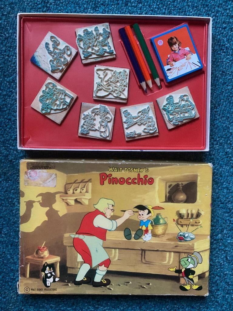 Vintage Walt Disney’s Pinocchio Stempelset multi print 350, Ophalen of Verzenden, Gebruikt, Beeldje of Figuurtje