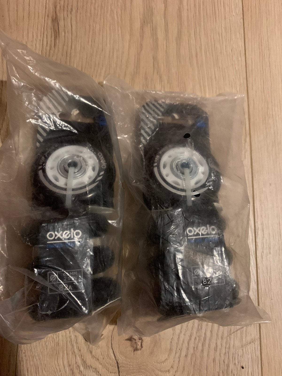 2 sets (2x4) nieuwe rolschaats wielen voor inline skates, Ophalen of Verzenden, Zo goed als nieuw