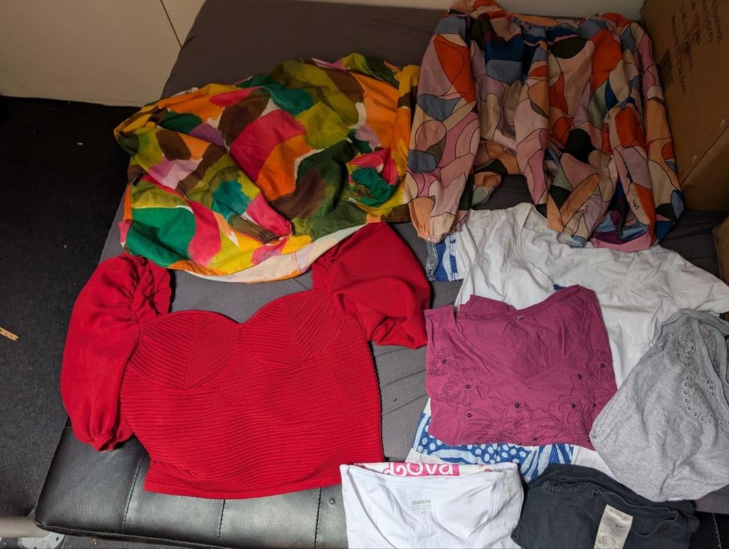 Koningsdag rommelmarkt verkoop spullen, 250+ stuks  8+ dozen, Diversen, Rommelmarktspullen, Ophalen of Verzenden