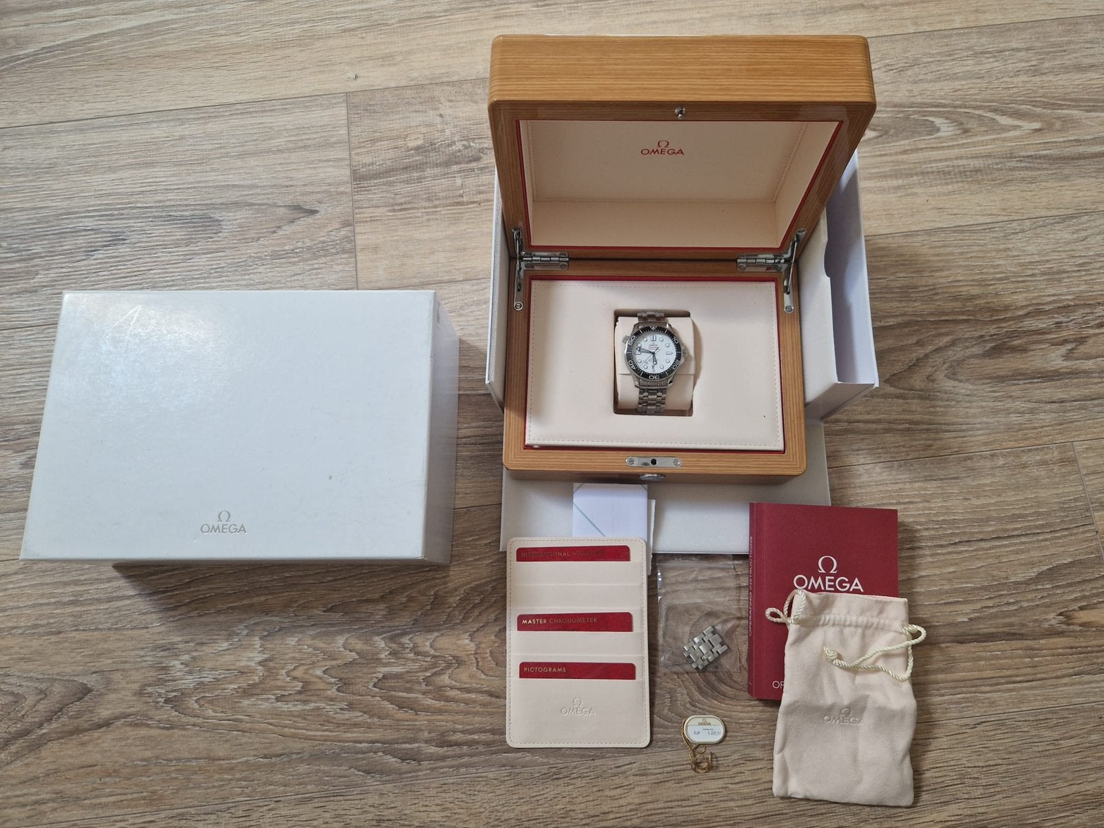Omega Seamaster Diver 300M Co-Axial white (Full Set 2021), Ophalen, Staal, Staal, Polshorloge