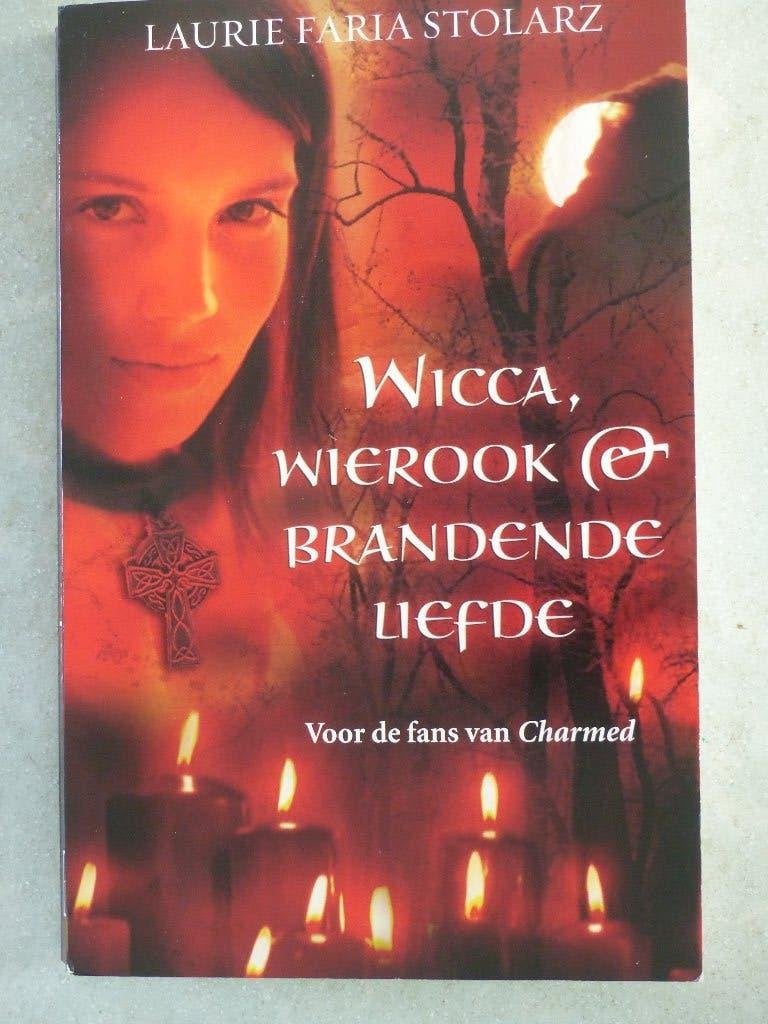 Wicca, wierook en brandende liefde(kinderboek), Ophalen of Verzenden, Gelezen, Laurie Faria stolarz