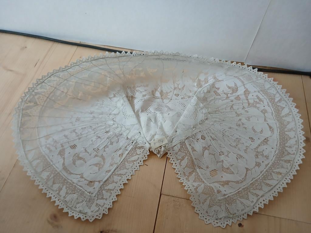 Oorijzer klederdracht muts kleding kostuum Zuid-Beveland, Antiek en Kunst, Ophalen
