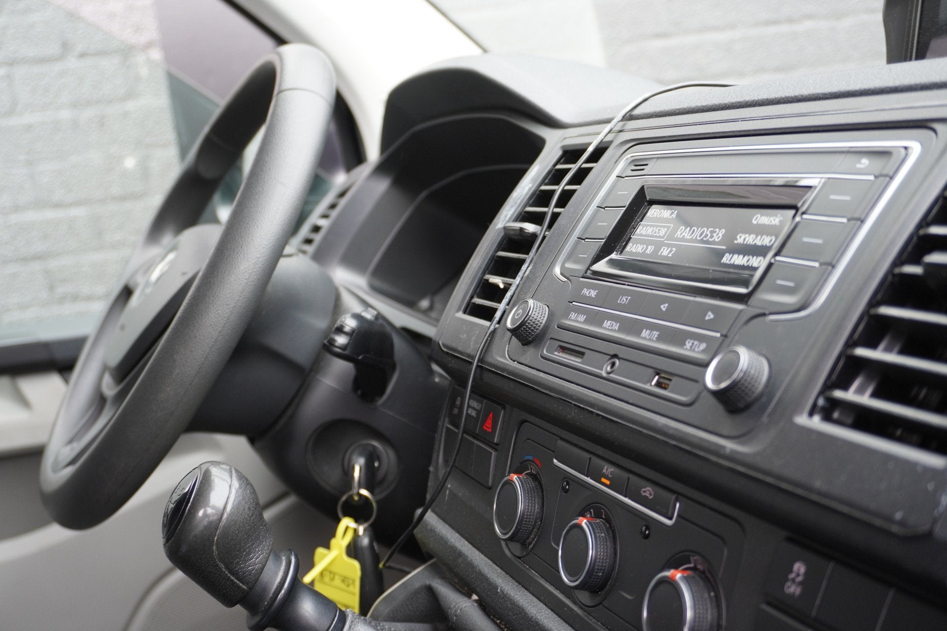 Volkswagen Transporter 2.0 TDI L2 EURO 6 - Airco - Cruise -, Auto's, Bestelauto's, Voorwielaandrijving, Stof, Gebruikt, 4 cilinders