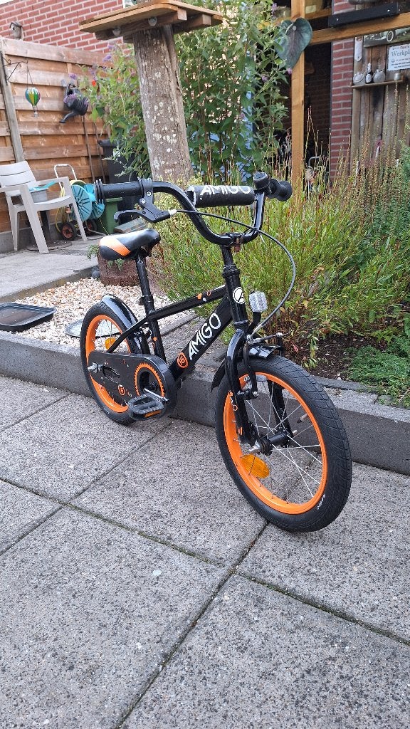 Amigo kinderfiets 16 inch - Zwart/Oranje, Ophalen of Verzenden, Gebruikt, Overige typen