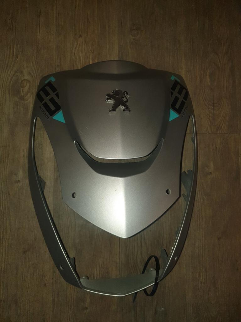 Peugeot kisbee voorkap met stickers en logo. En achterplaat., Ophalen of Verzenden