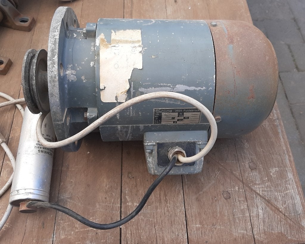Gebruikte Rühling Type 3501 Elektromotor met Condensator, Doe-het-zelf en Verbouw, Ophalen, Gebruikt, Elektromotor, 1400 tot 1800 rpm