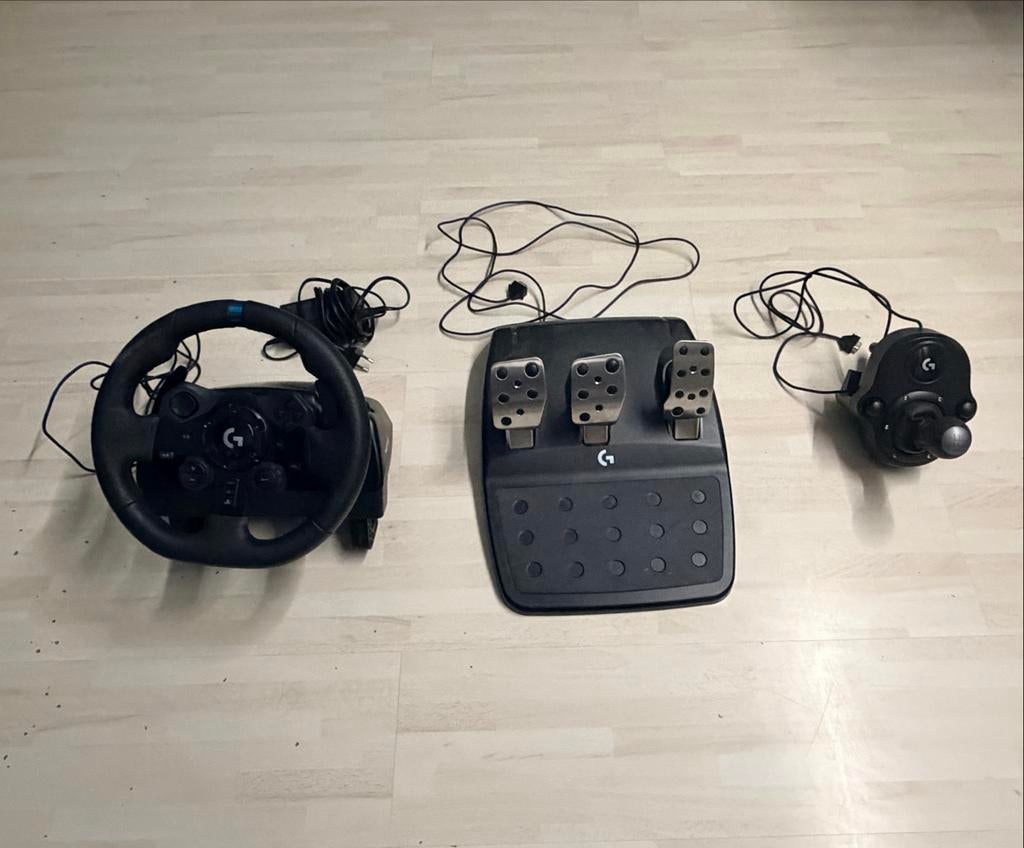 Logitech G923 Racing Stuur + Pedalen + Shifter, Ophalen, Zo goed als nieuw, PlayStation 1
