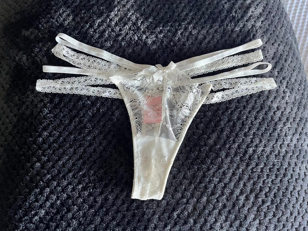 6 nieuwe Hunkemöller strings maat S, Ophalen of Verzenden, Overige kleuren, String