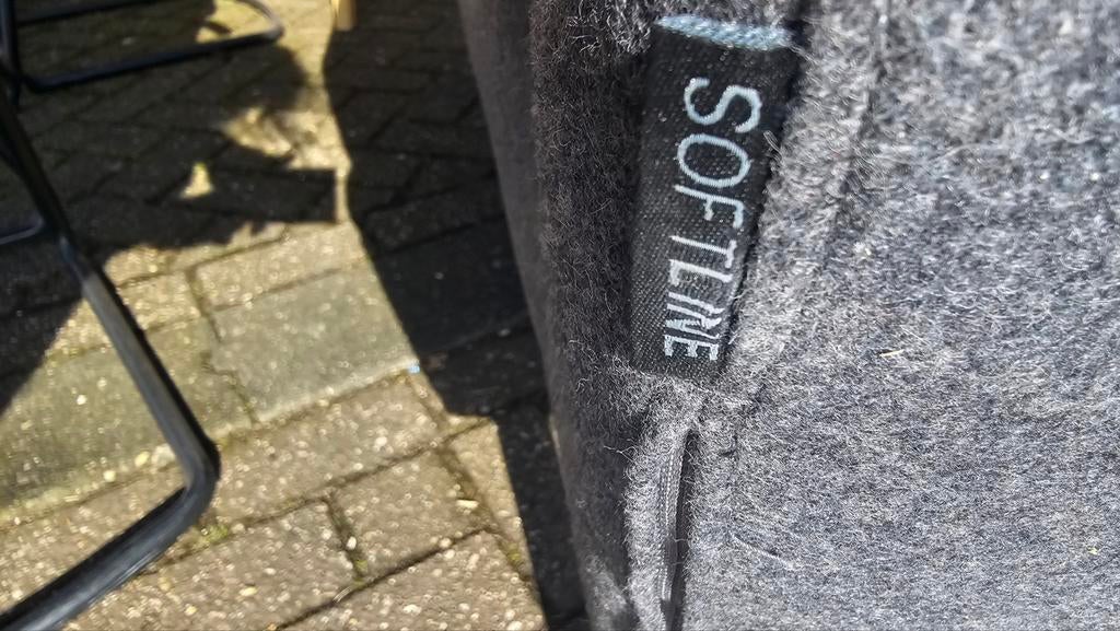 Softline bank grijs €150,=, Huis en Inrichting, Ophalen of Verzenden