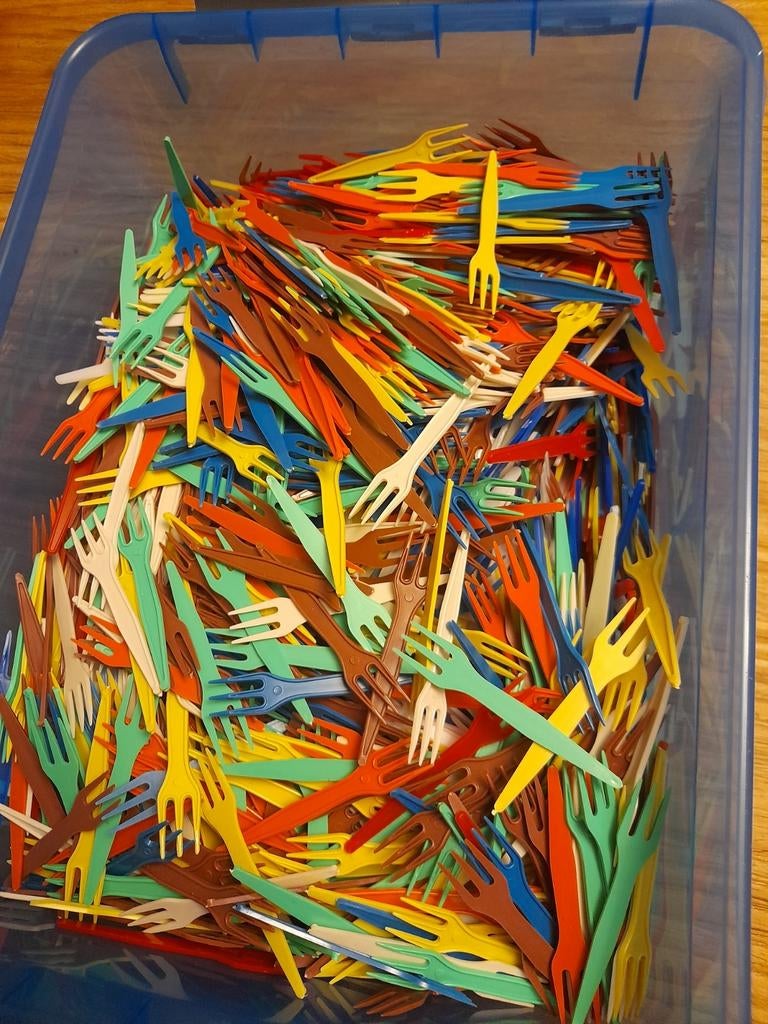 Gekleurde plastic vorkjes, Ophalen of Verzenden, Kunststof