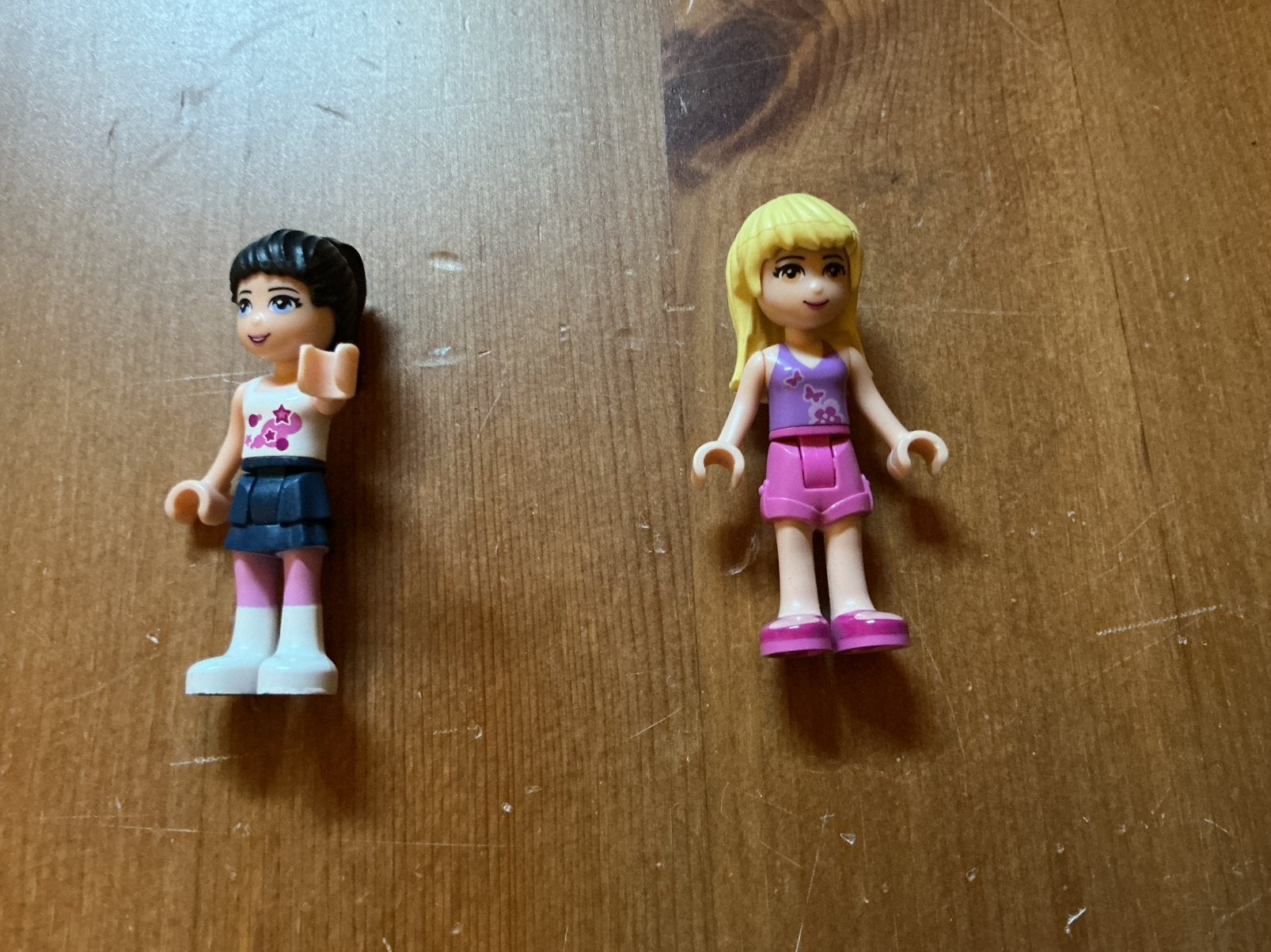 Lego friends poppetjes EMMA en STEPHANIE, Ophalen of Verzenden, Zo goed als nieuw