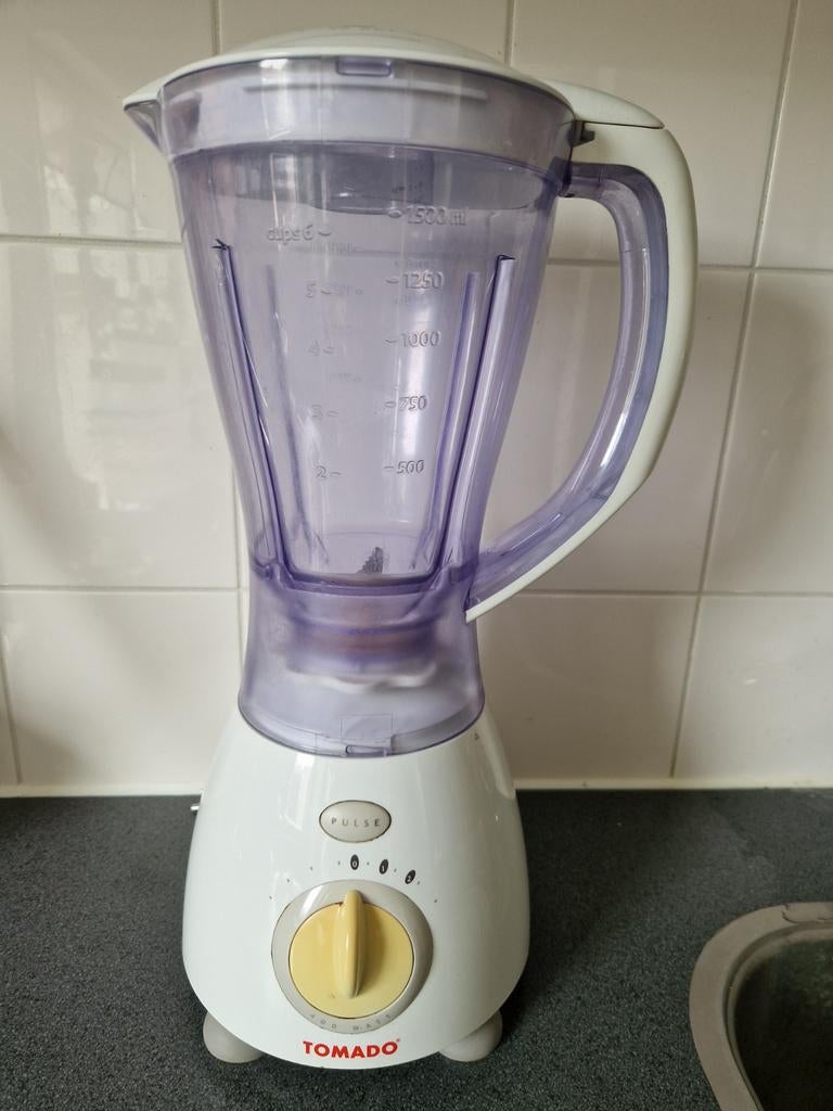 Tomado Blender - Wit/geel - 1.5L, Witgoed en Apparatuur, Blenders, Ophalen of Verzenden, Gebruikt, Blender