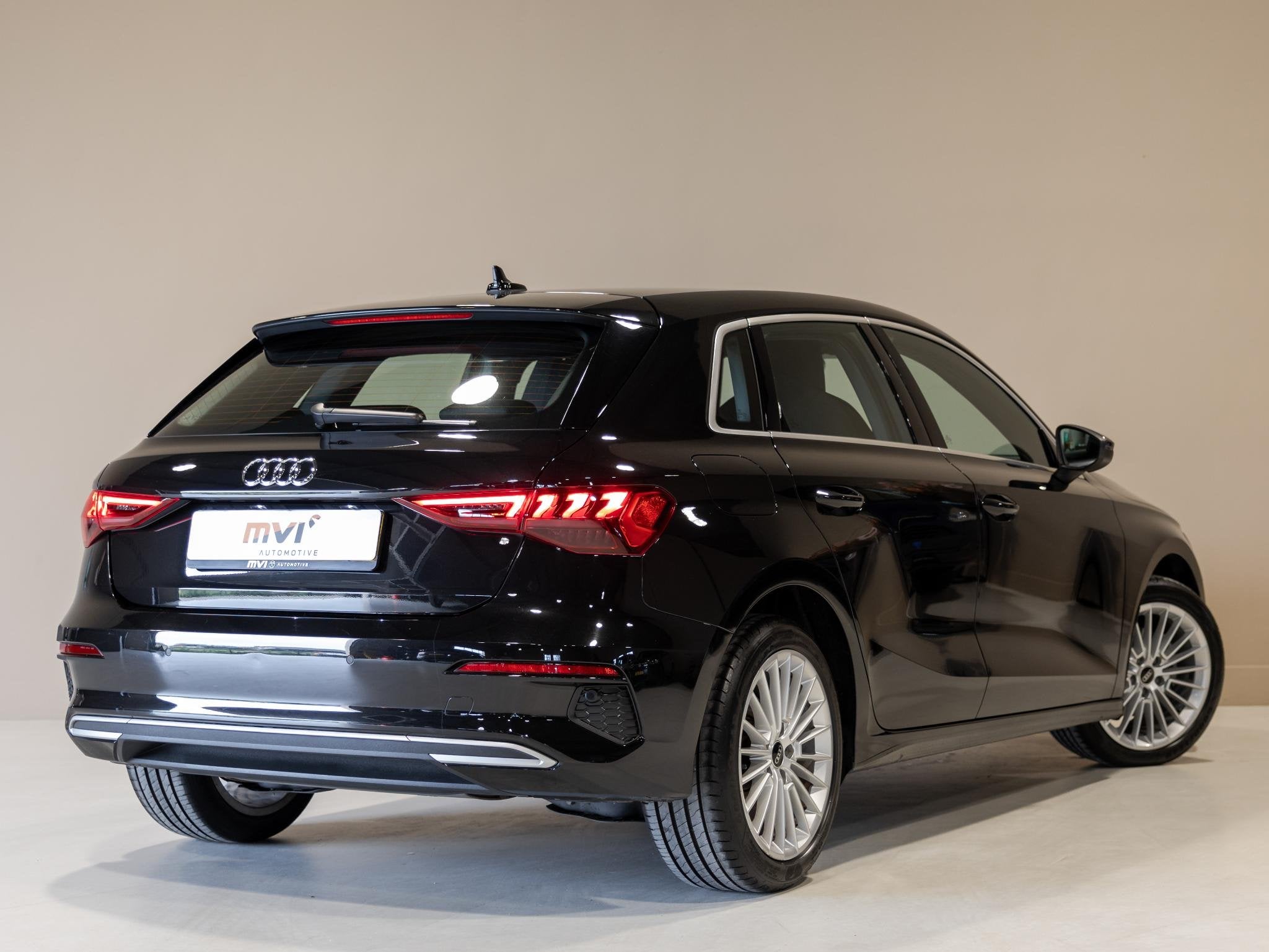 Audi A3 Sportback 35 TFSI Advanced edition / 150pk / NAP / S, Auto's, Dealer onderhouden, Stof, 4 cilinders, Zwart