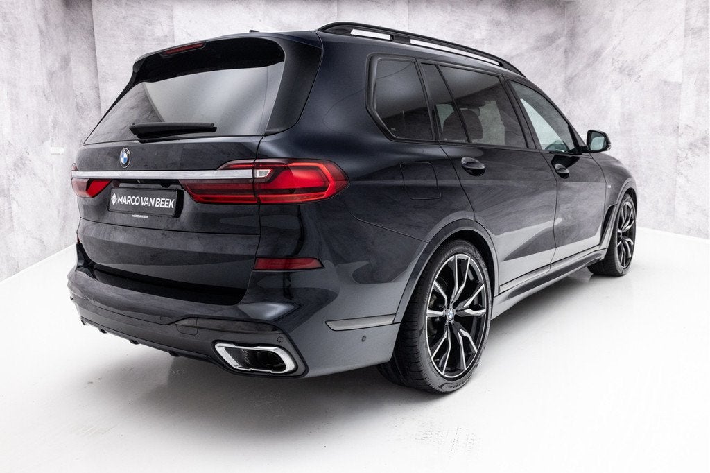 BMW X7 xDrive40i 6p. M-Sport | Pano Skylounge | Massage | 4W, 12 maanden, Gebruikt, Euro 6, Vierwielaandrijving