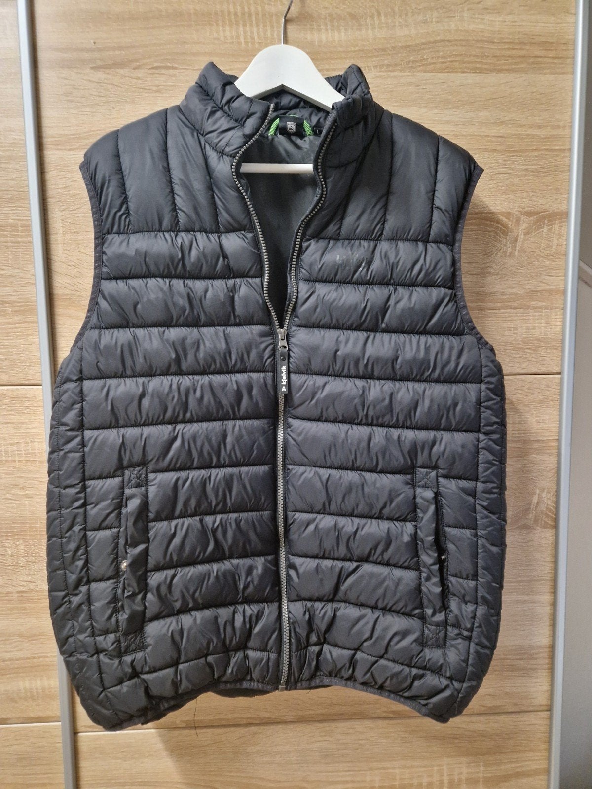 Zwart gewatteerd vest, maat L, Zwart, Maat 42/44 (L), Ophalen of Verzenden, Zo goed als nieuw