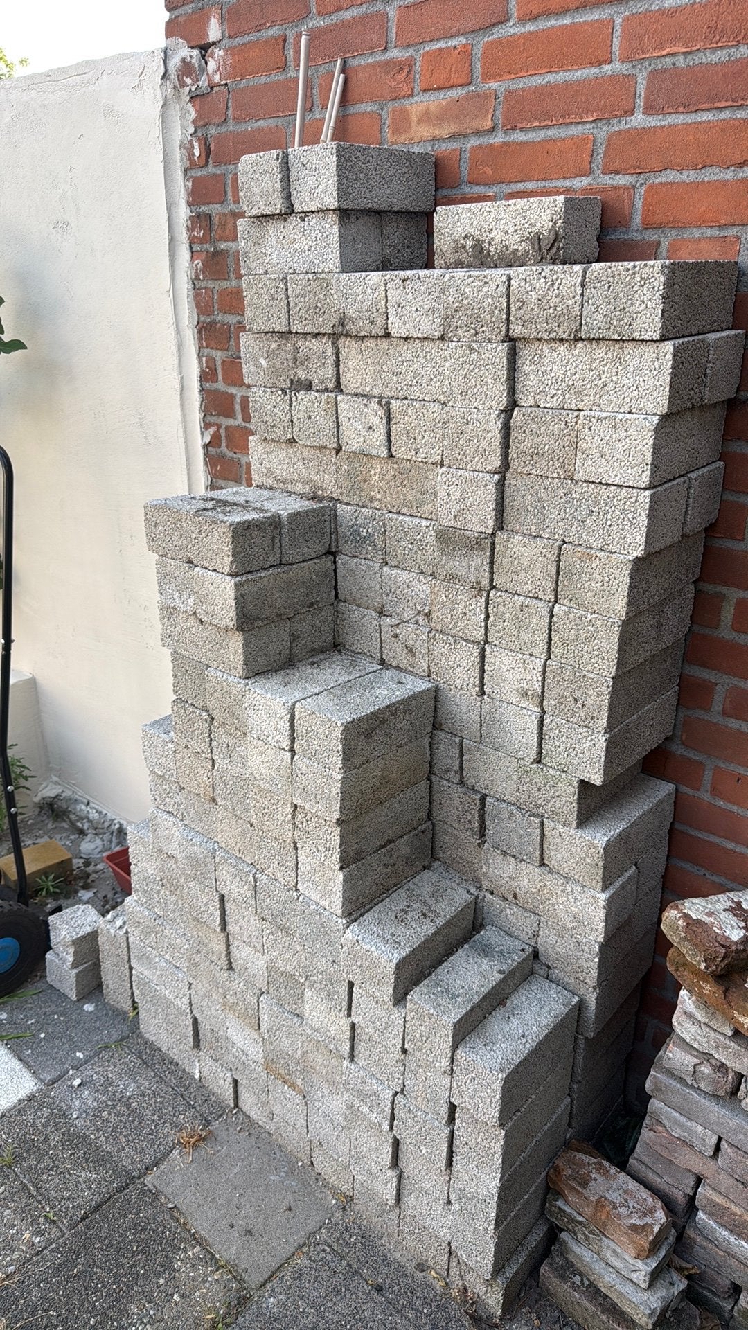Stenen Gratis, Tuin en Terras, Ophalen, Zo goed als nieuw, Beton, Klinkers