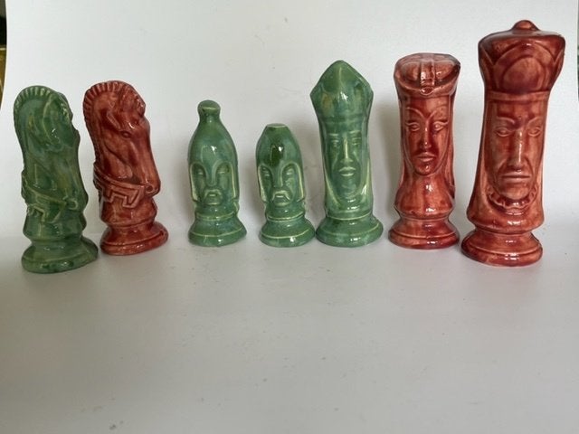 7 prachtige vintage schaakstukken. Geglazuurd., Ophalen