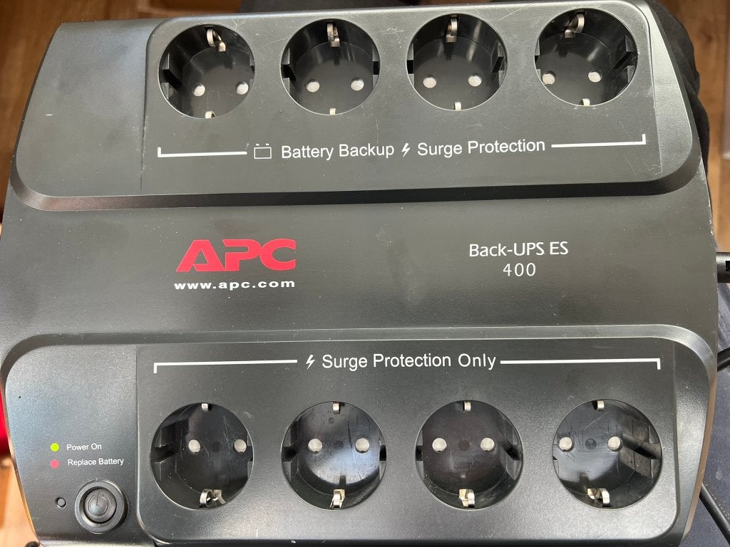 Apc Back-UPS ES 400 (volledig werkend), Computers en Software, Noodvoedingen (UPS), Gebruikt, Ophalen