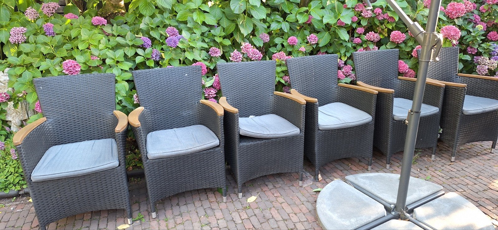 6 kunststof tuinstoelen met kussens - Bois Le Duc, Ophalen, Gebruikt, Kunststof