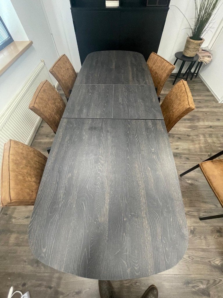 Eetkamerset De Bommel: uittrekbare tafel + 8 stoelen