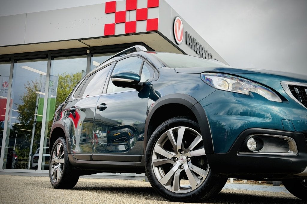 Peugeot 2008 1.2 PureT. Blue Lease Allure | CARPLAY + ANDROI, Auto's, 12 maanden, Stof, Euro 6, 1199 cc