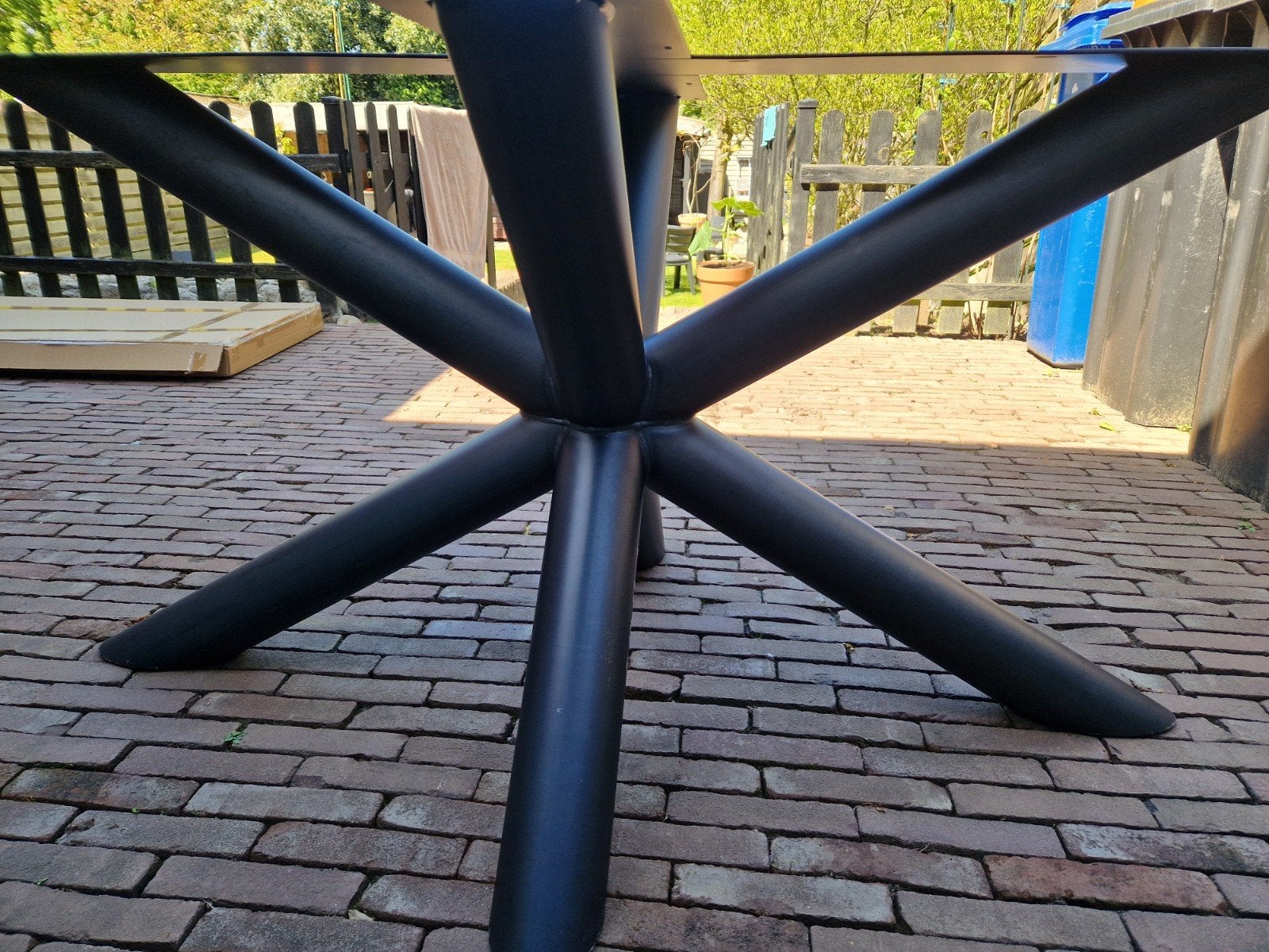 Zwarte metalen spinpoot voor eettafel, Huis en Inrichting, Tafelonderdelen, Ophalen, Tafelpoot, Gebruikt, 100 tot 150 cm