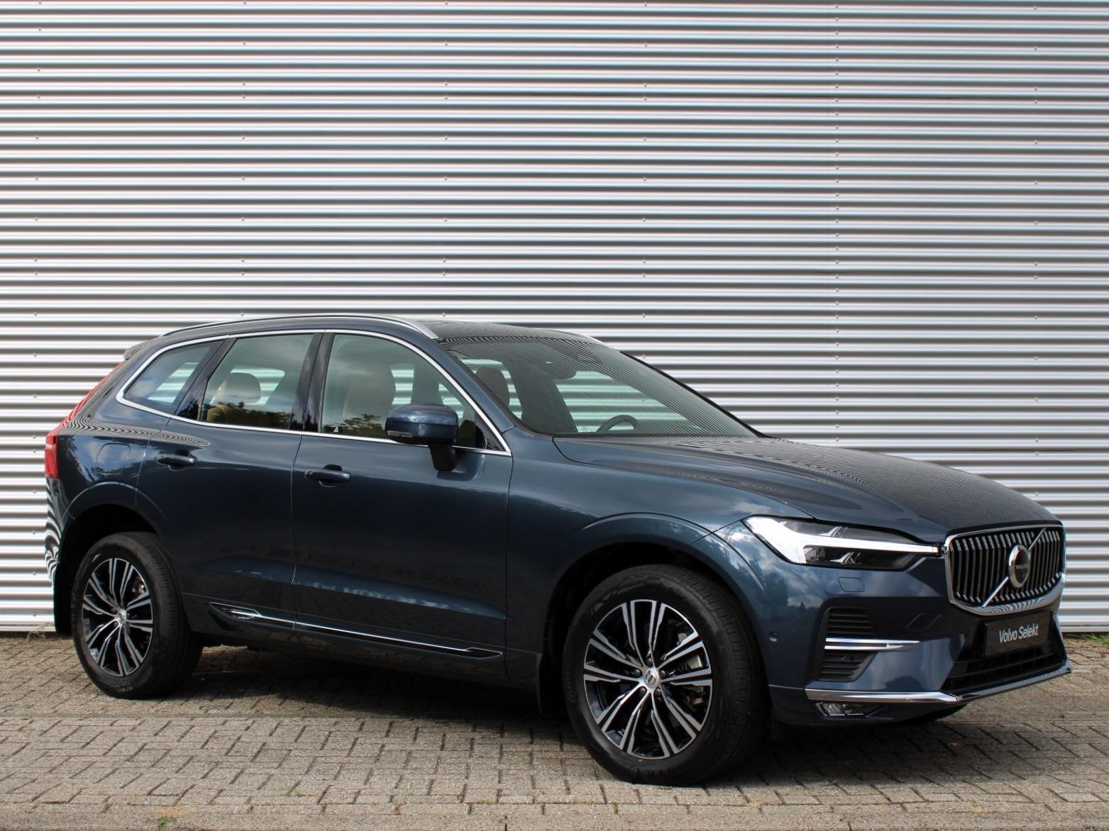 Volvo XC60 2.0 B5 Inscription Automaat / Panoramadak / Massa, Gebruikt, 4 cilinders, Blauw, XC60