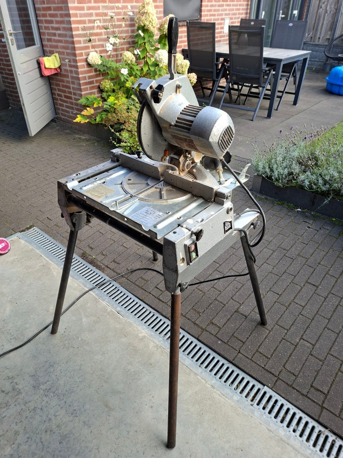 Elu flipover afkortzaag / tafelzaag, Ophalen, Gebruikt, 600 tot 1200 watt, Afkortzaag