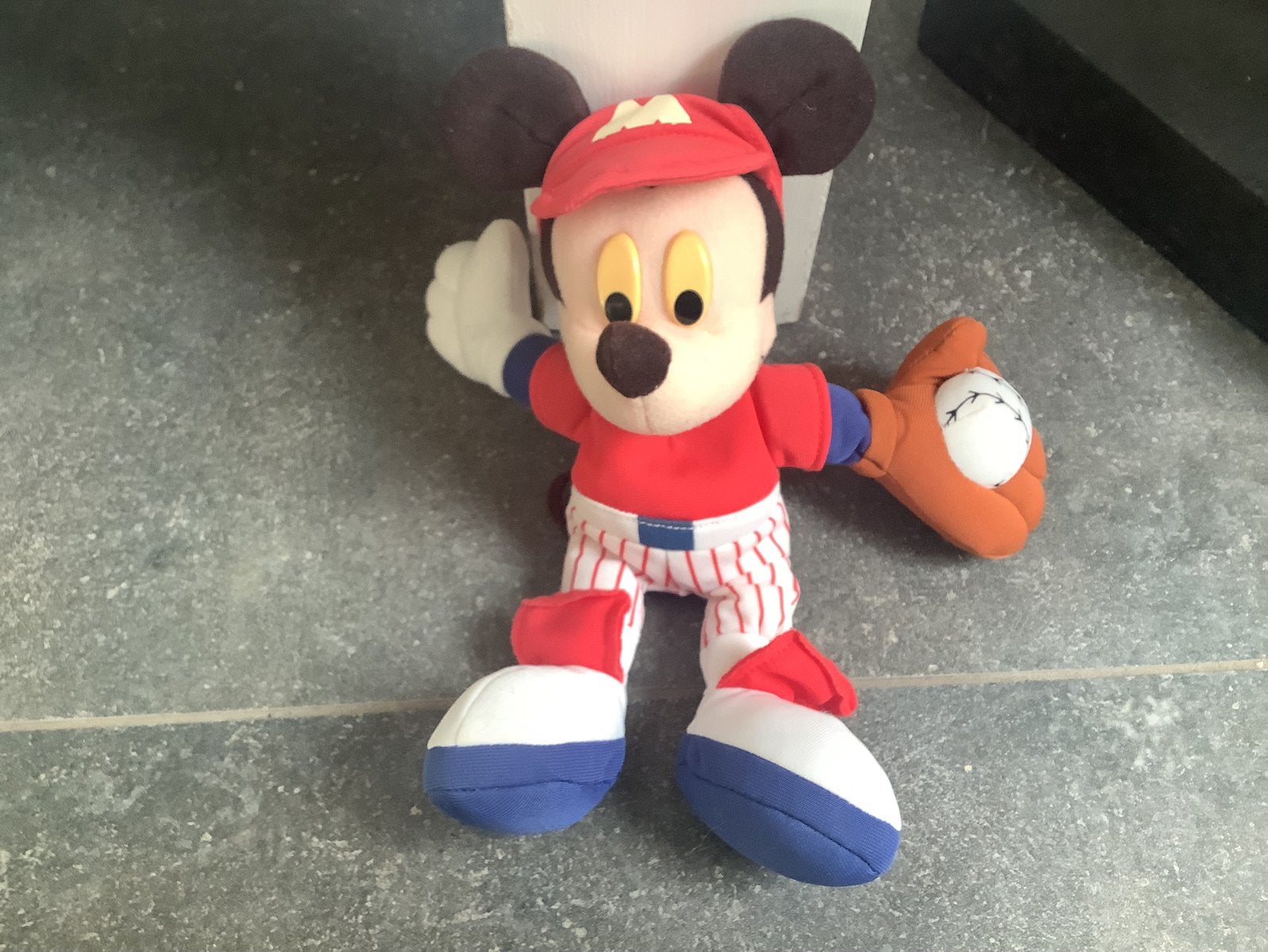 Disney knuffels 3 stuks sporten vintage Mickey Mouse, Ophalen of Verzenden, Mickey Mouse, Zo goed als nieuw, Knuffel