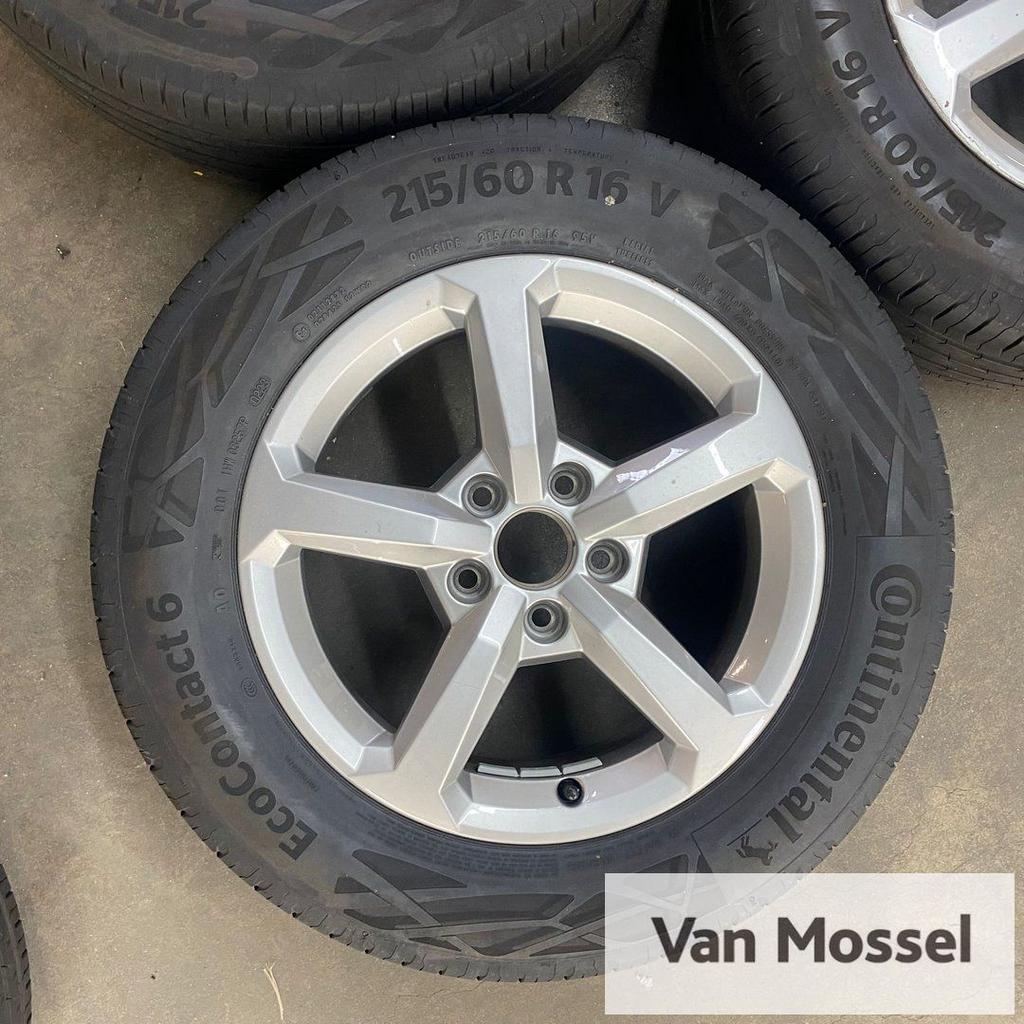 Audi Q2 Continental Eco Contact 6 215/60/R16 95V, -, Banden en Velgen, Ophalen of Verzenden, Zomerbanden