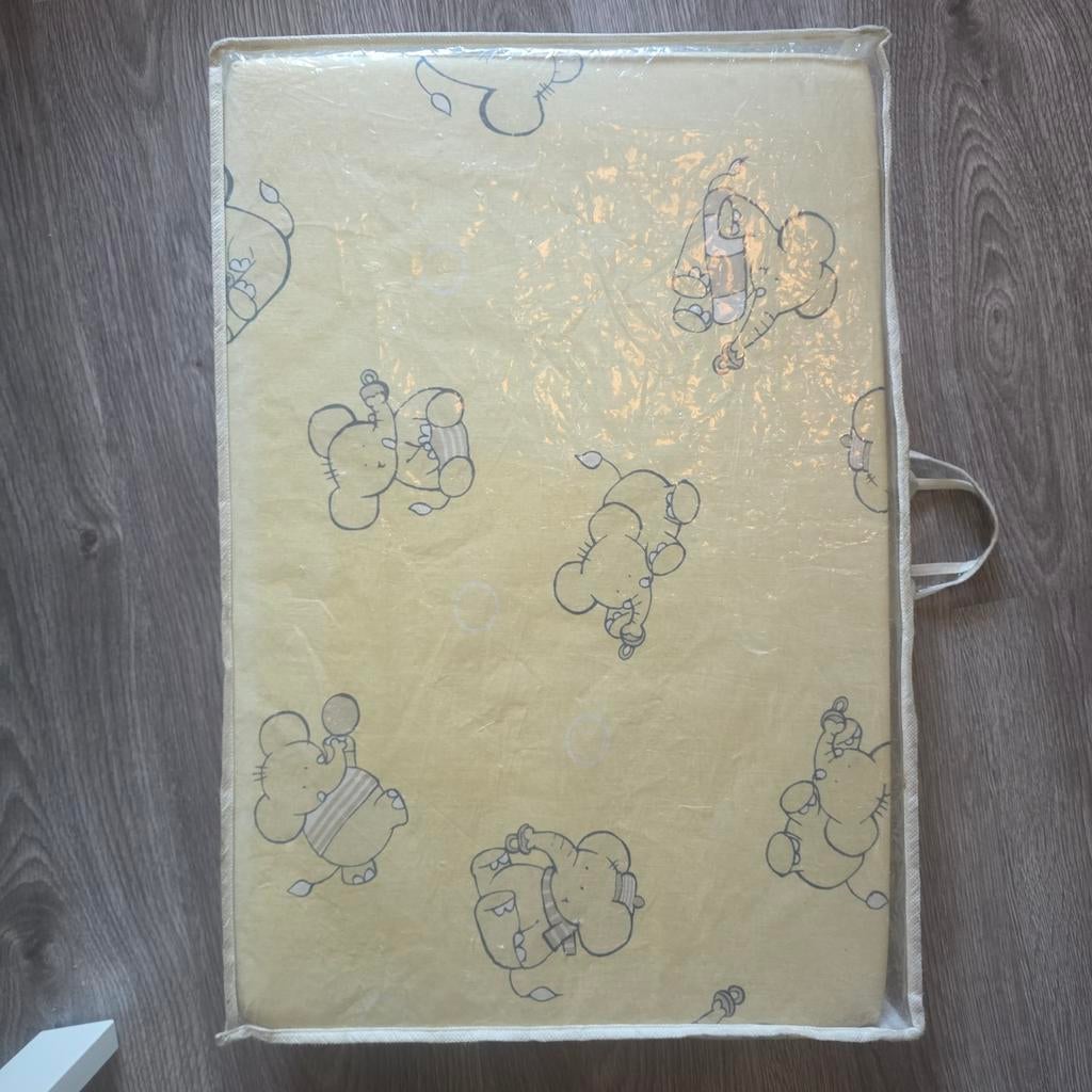 Campingbedje met matras, Ophalen, Gebruikt, Reisbedje