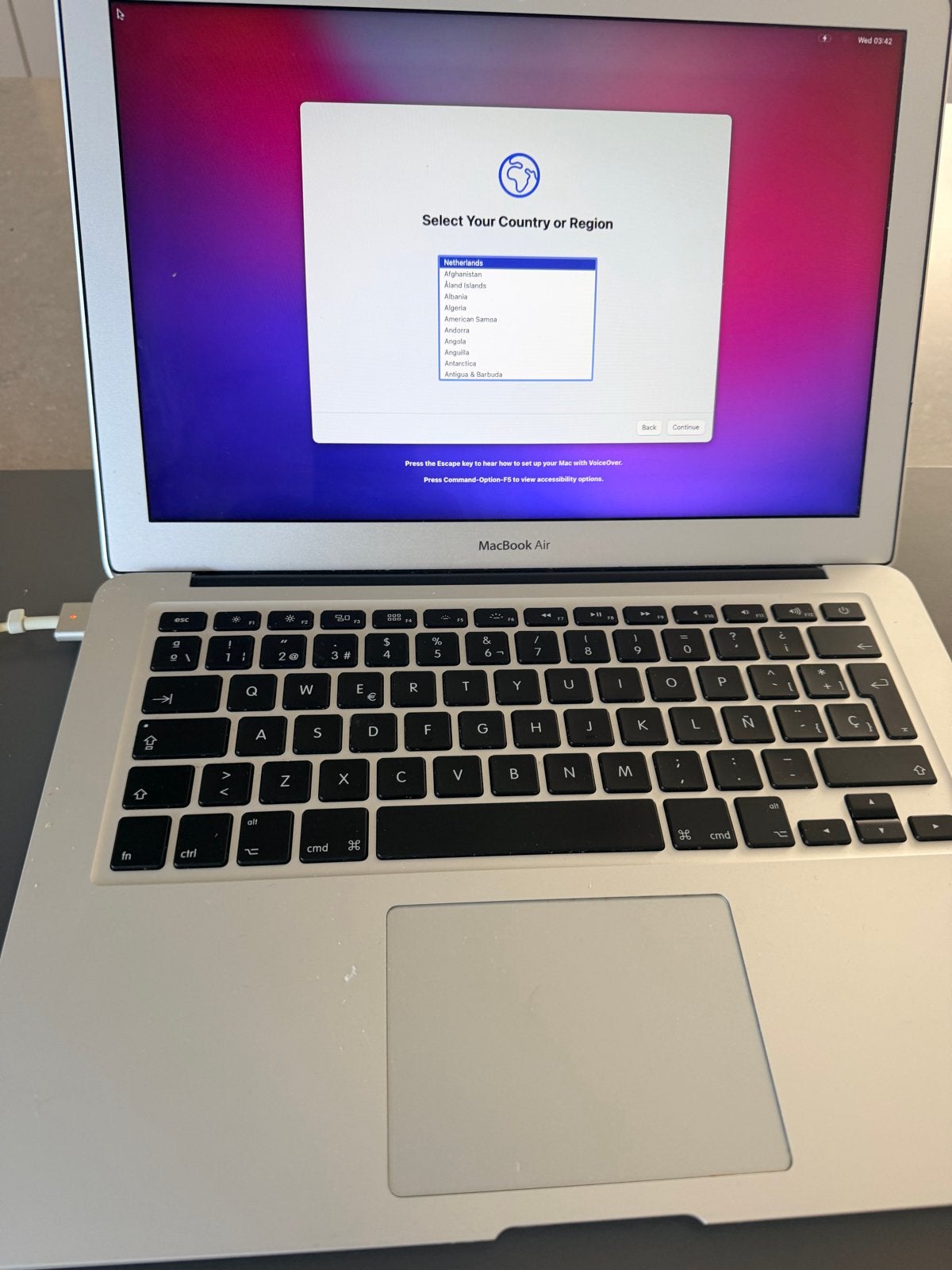 MacBook Air 2017 met 13 inch scherm en 128 GB opslag, Computers en Software, Apple Macbooks, Gebruikt, Qwerty, 13 inch, Minder dan 2 Ghz