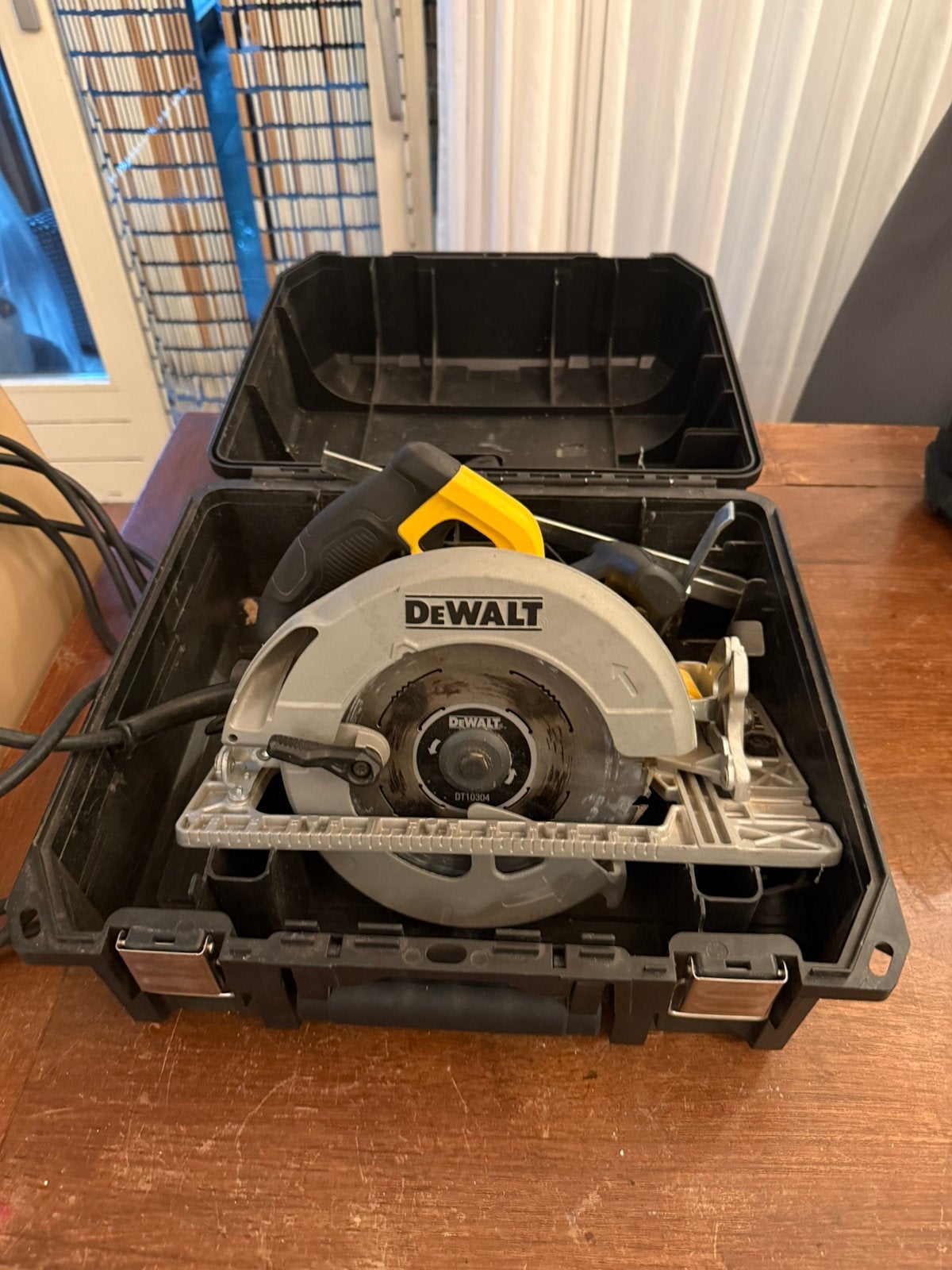 Te koop DeWALT cirkelzaag DWE 576-QS, Cirkelzaag, Ophalen of Verzenden, Zo goed als nieuw, 30 tot 70 mm
