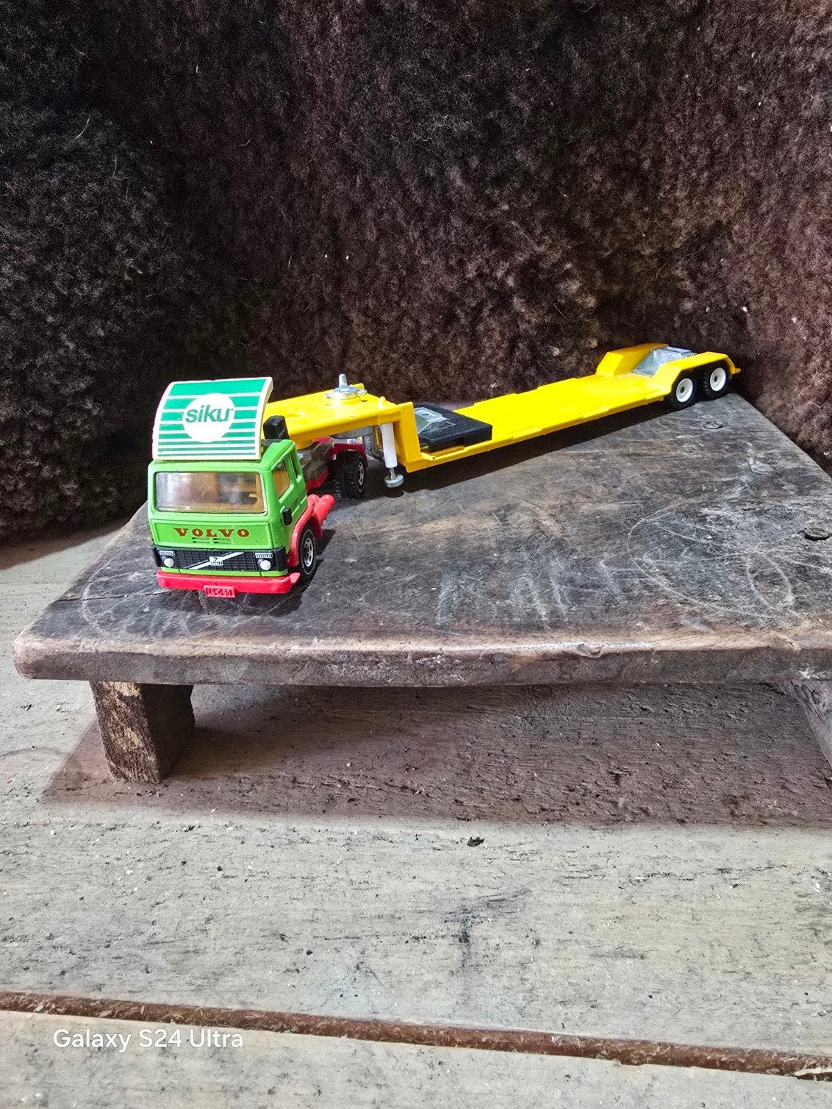 E126 > Siku Volvo F10 Turbo 6 miniatuurvrachtwagen, Ophalen of Verzenden