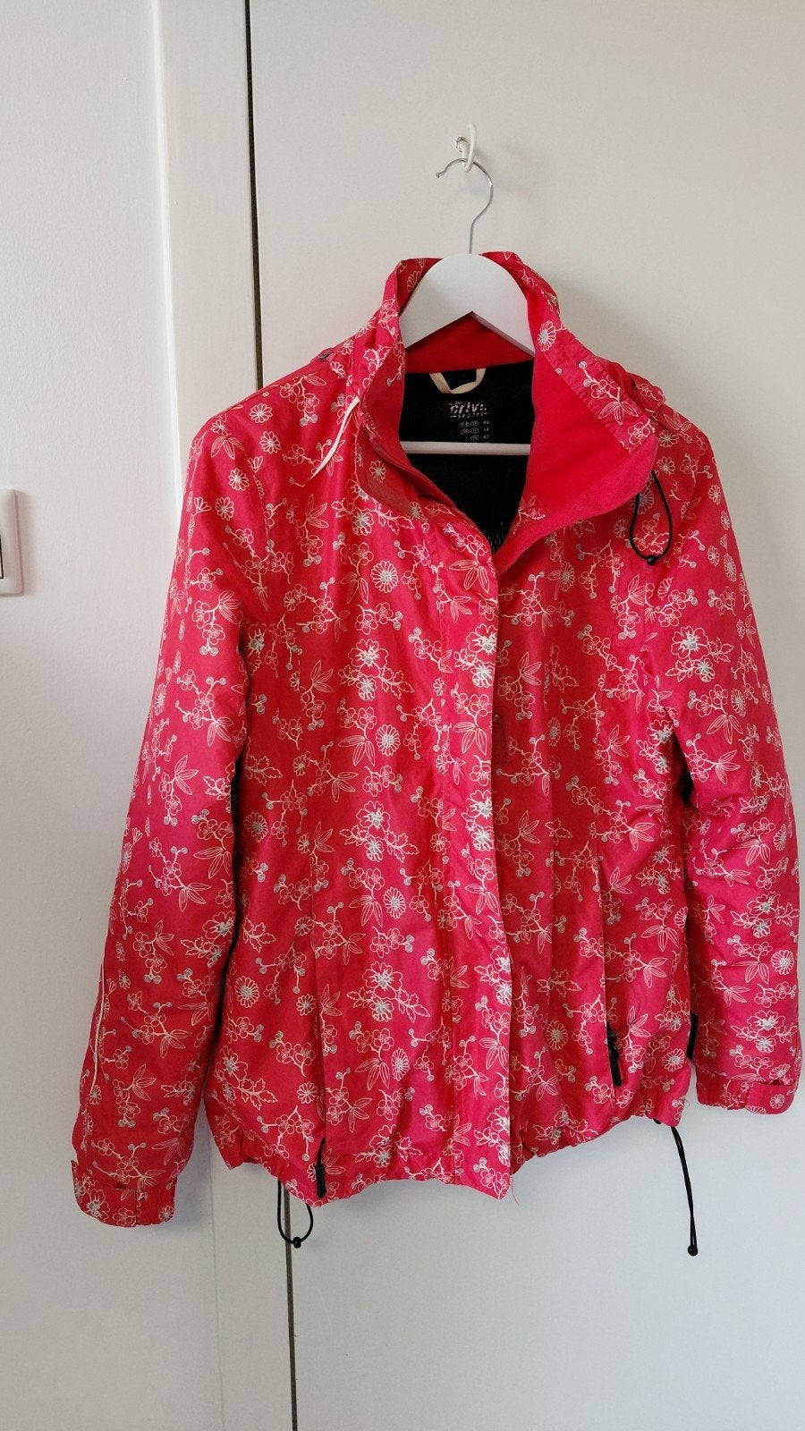 Ski jas, Kleding | Dames, Wintersportkleding, Zo goed als nieuw, Jack, Maat 38/40 (M), Ophalen of Verzenden