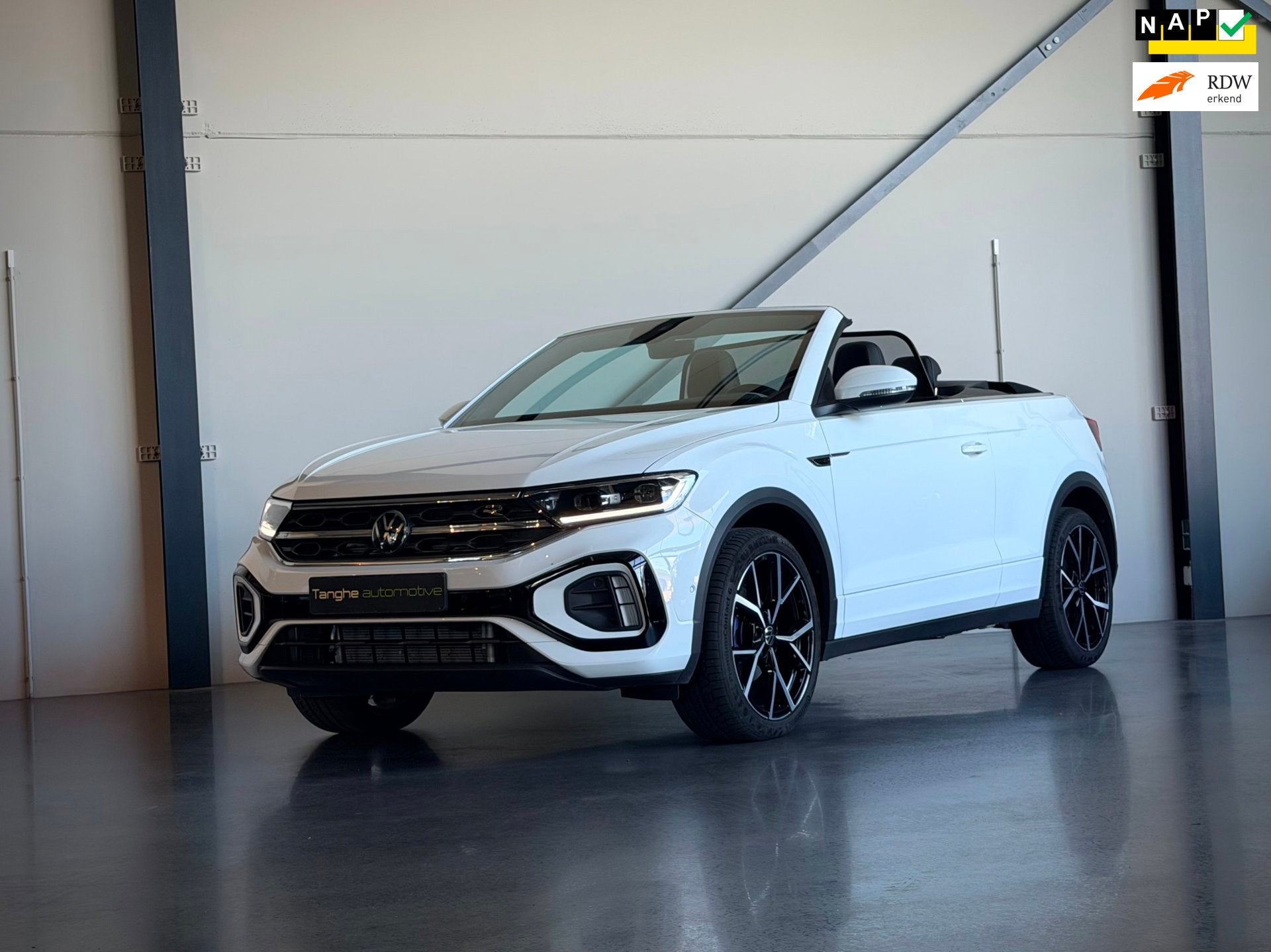 Volkswagen T-Roc Cabrio 1.5 TSI R-Line, ACC, Leer, Camera, W, Auto's, Volkswagen, Automatische klimaatregeling, 4 cilinders, 1500 kg