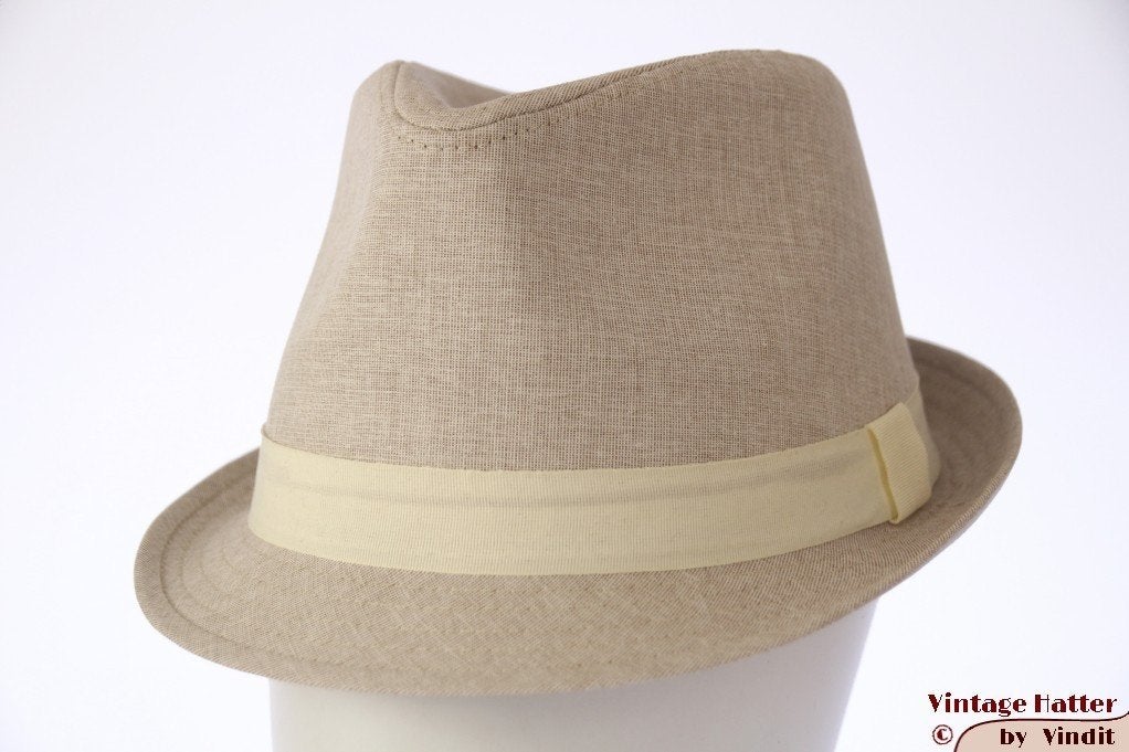 Gleufhoed Trilby Hawkins licht beige katoen 58, 59, 60 nieuw, Hoed, Nieuw, Ophalen of Verzenden, 58 of 59 cm (L, 7¼ of ⅜ inch)