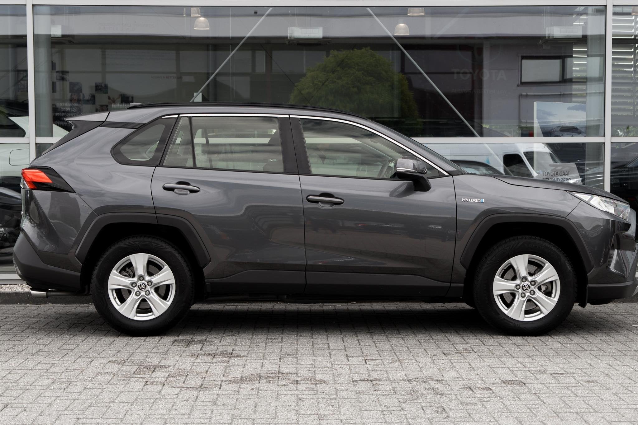 Toyota RAV4 2.5 Hybrid Active, Auto's, Toyota, Stof, Gebruikt, Euro 6, 4 cilinders